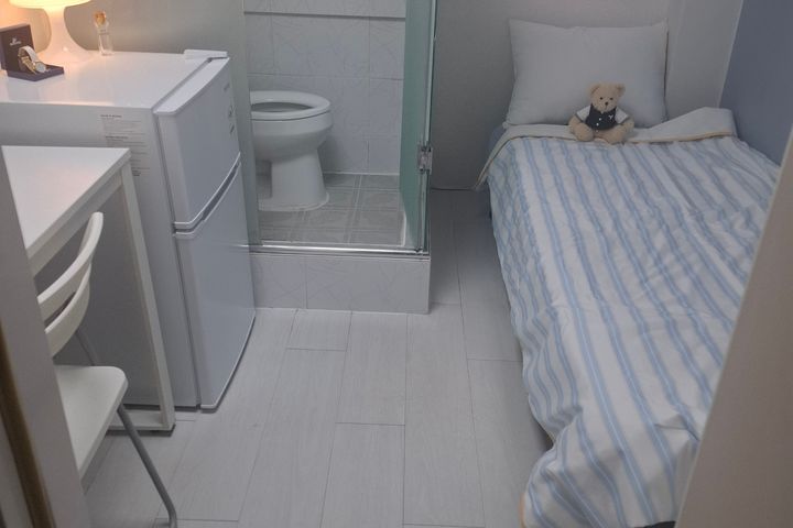 Premium 5th image