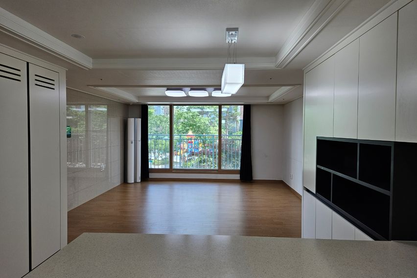 최신축아파트,큰방4개