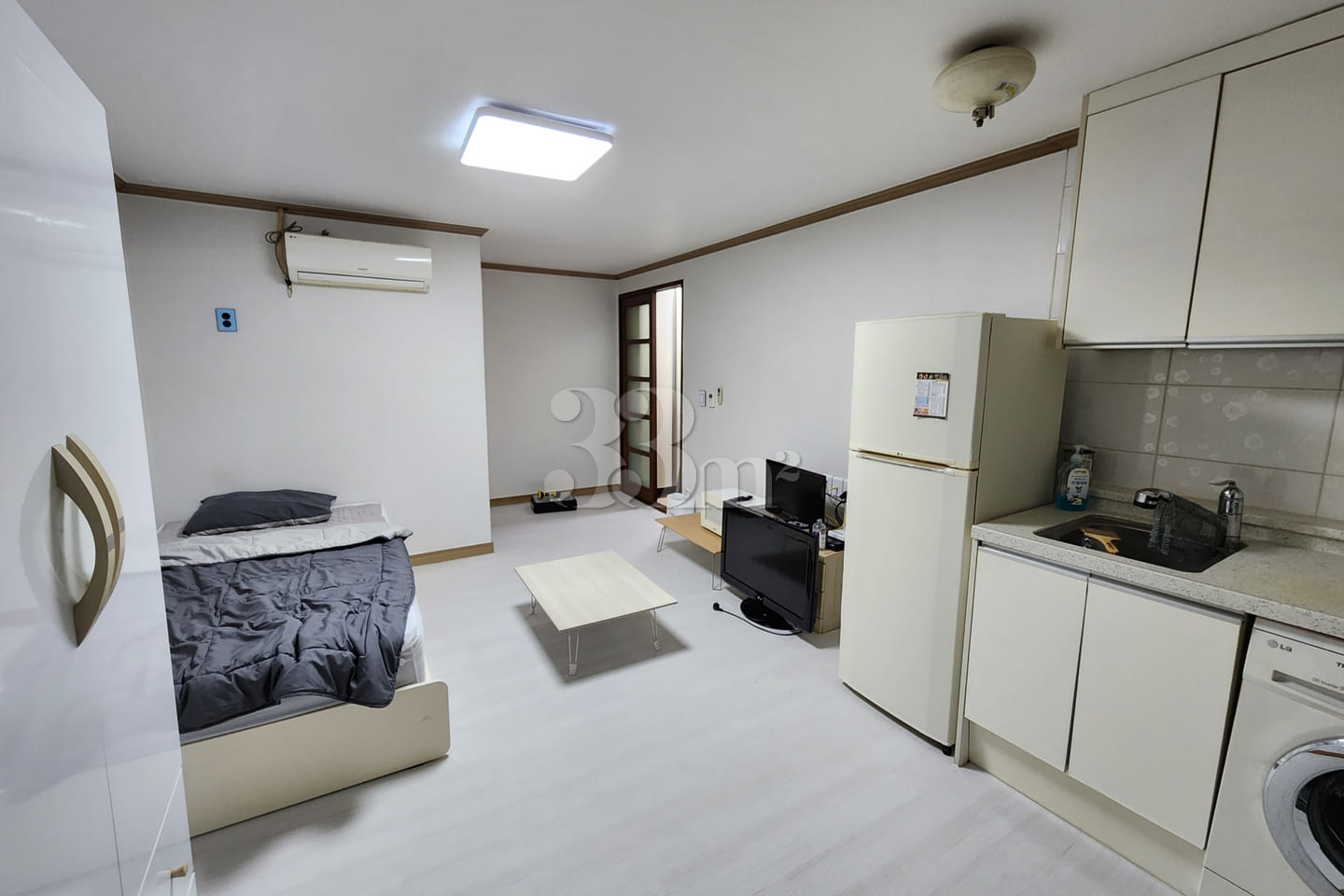 Spacious studio apartment near Busan City Hal 0th image