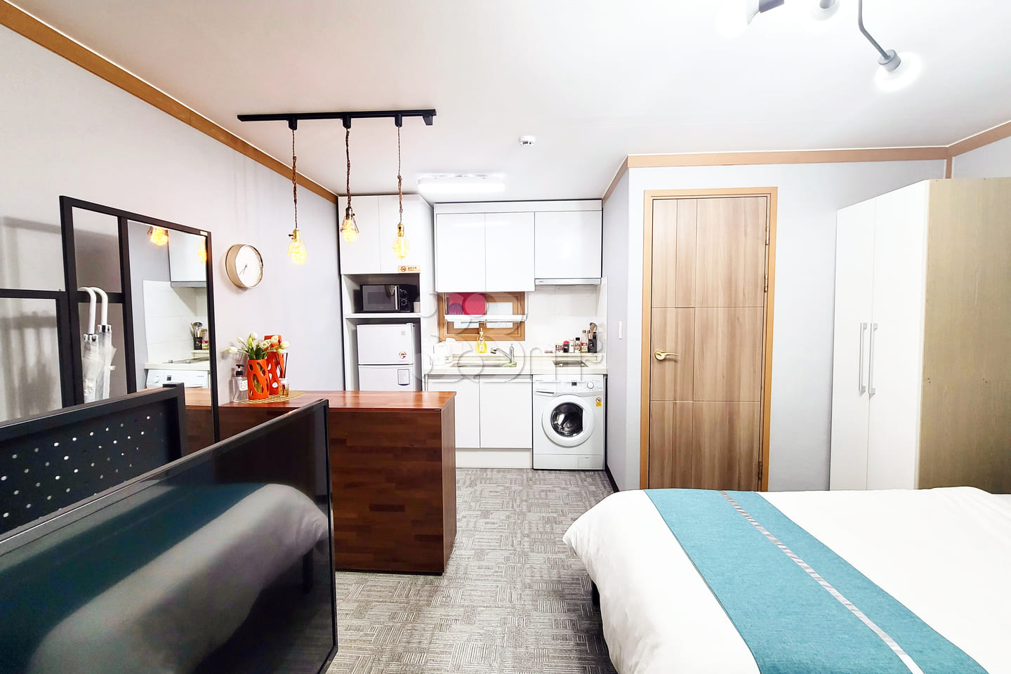 Simple Studio in Mangwon (Unit 203) 4th image