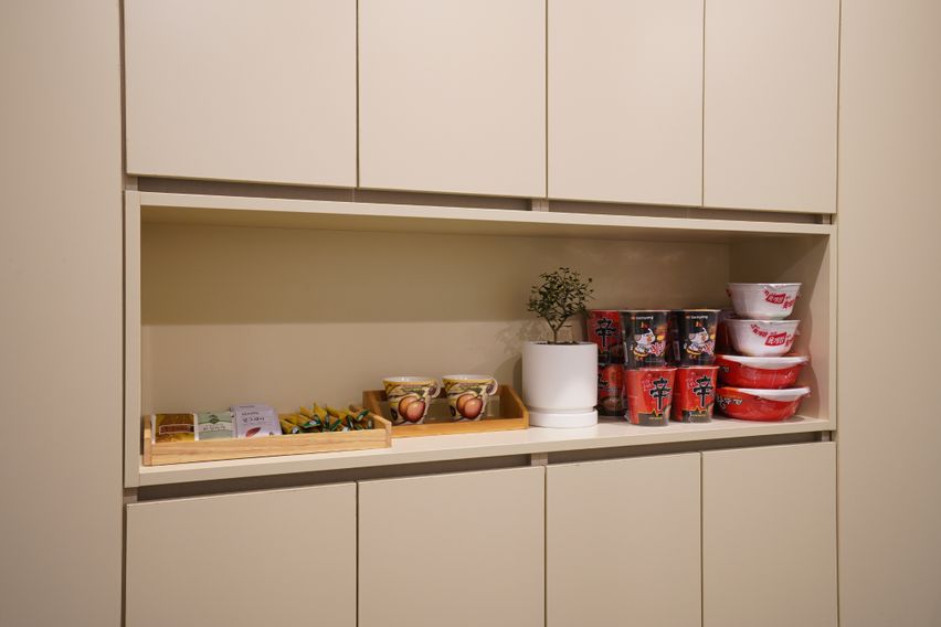 서울대입구역 203호