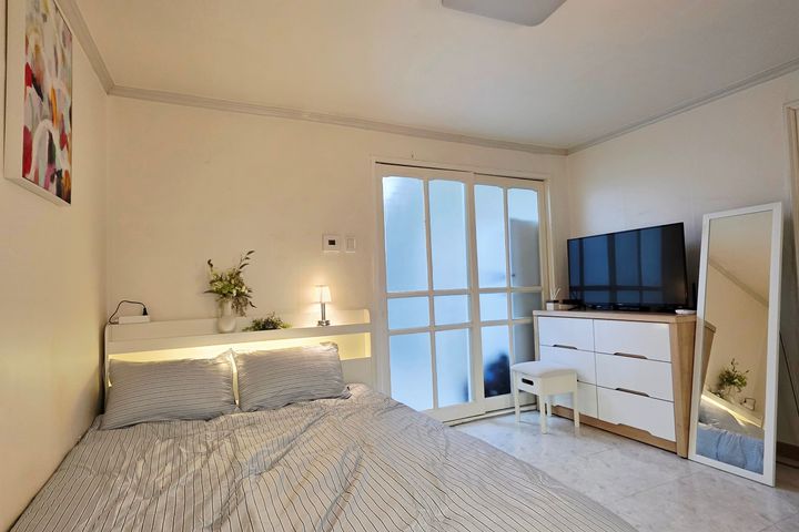 Eonju Station, 1-minute walk, fully furnished 4th image