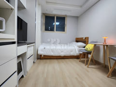 2 minutes from Suwon Station ❣️ Fully furnish 1th image
