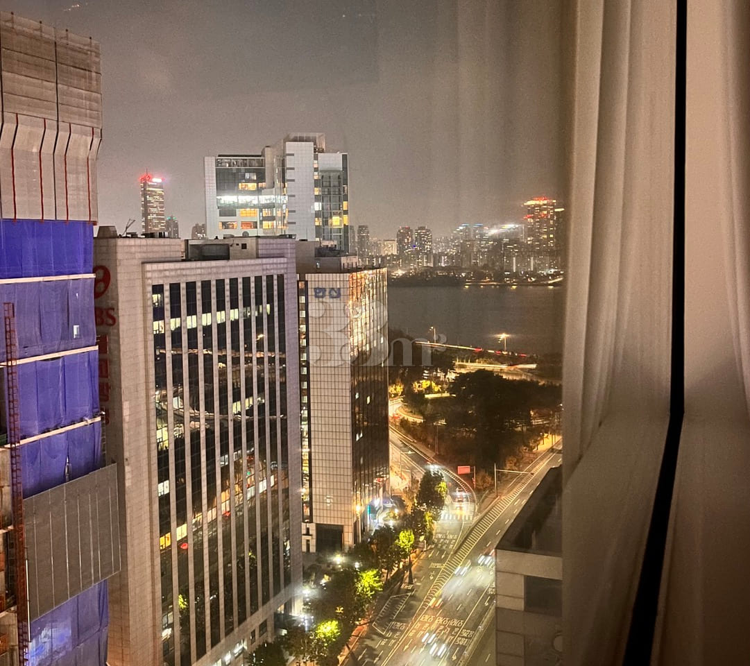 High-rise office with a connection to Mapo St 17th image