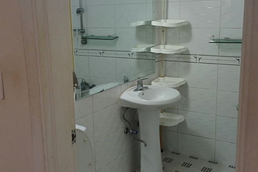 넓은 거실 쓰리룸신축급 1번째 이미지