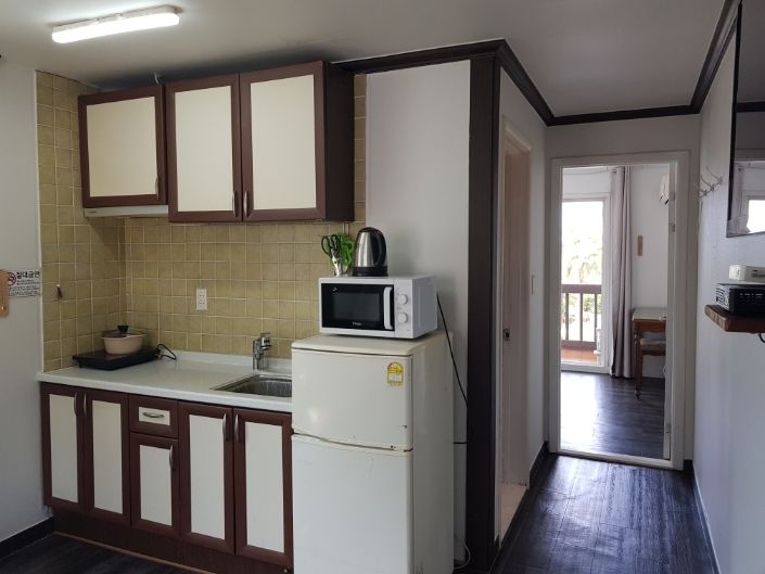 Studio with separate room, 2nd floor, 40F 3th image