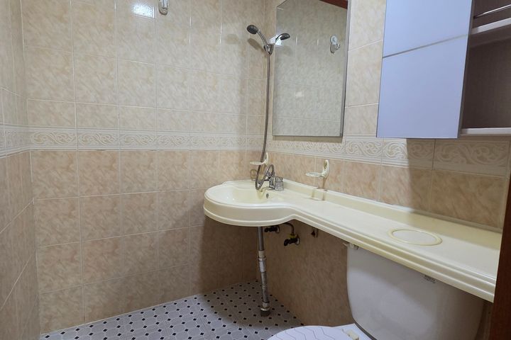 Affordable studio apartment in Gokseon-dong, 8th image
