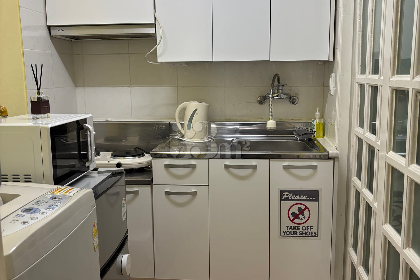 2-minute walk to Sinsa Station, fully furnish 7th image