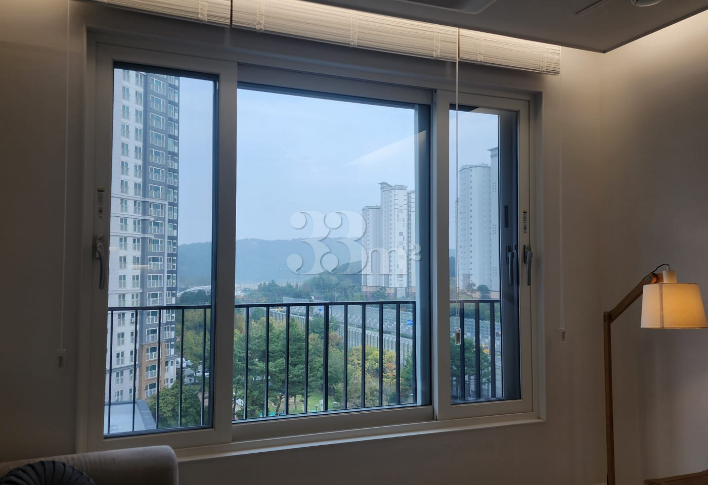 Brand-new, spacious two-room unit; parking av 3th image