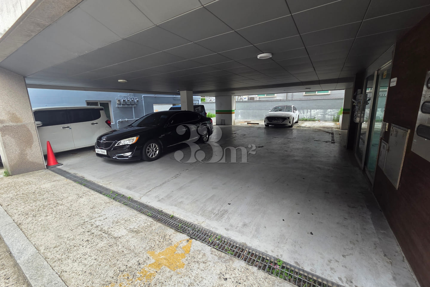 6-7 minutes from Suwon City Hall Station, fre 15th image