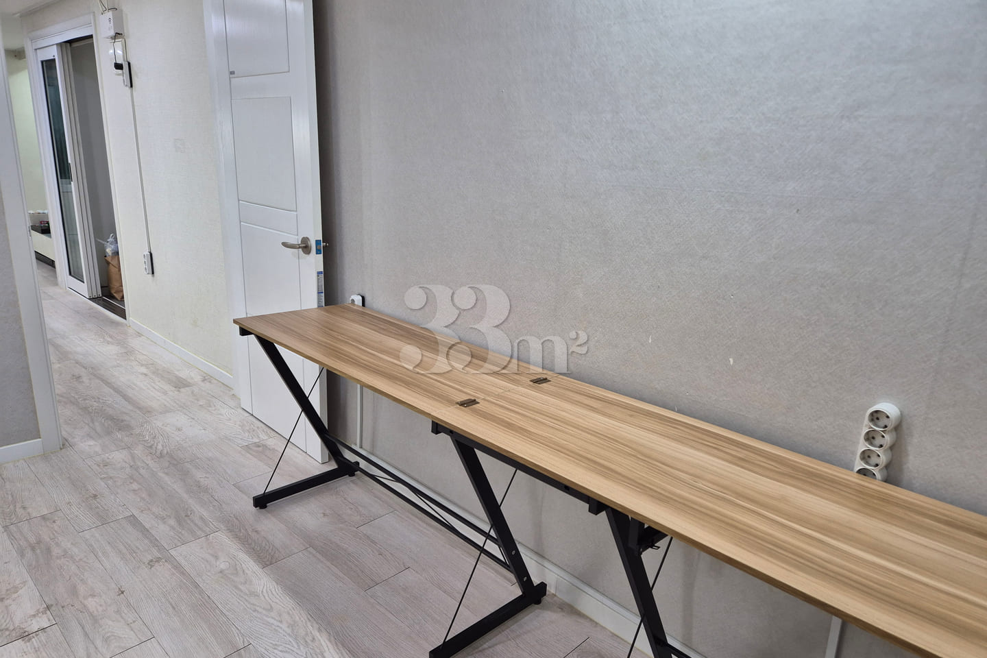 Pet-friendly, ceiling fan, queen-size bed, dr 12th image