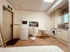 2-minute walk from Sinchon Station (Line 2) 2th image