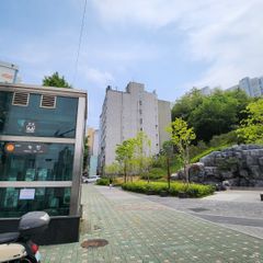 Parking available. 4 people can stay at Nokbe Unit Image