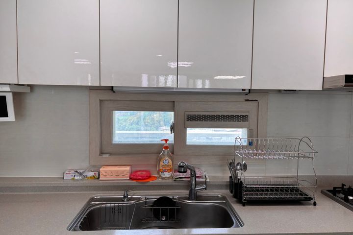 Seohae Grand Bleu Apartment (Fully Furnished/ 10th image