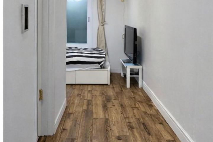 Beachside business studio apartment 1th image