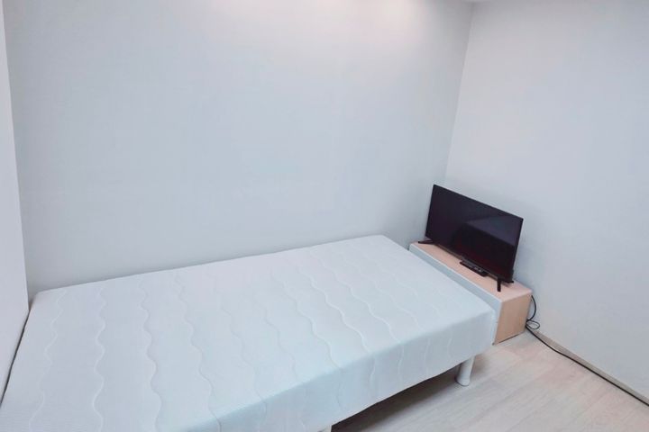 Line 8, Shinheung-dong, fully furnished studi 0th image