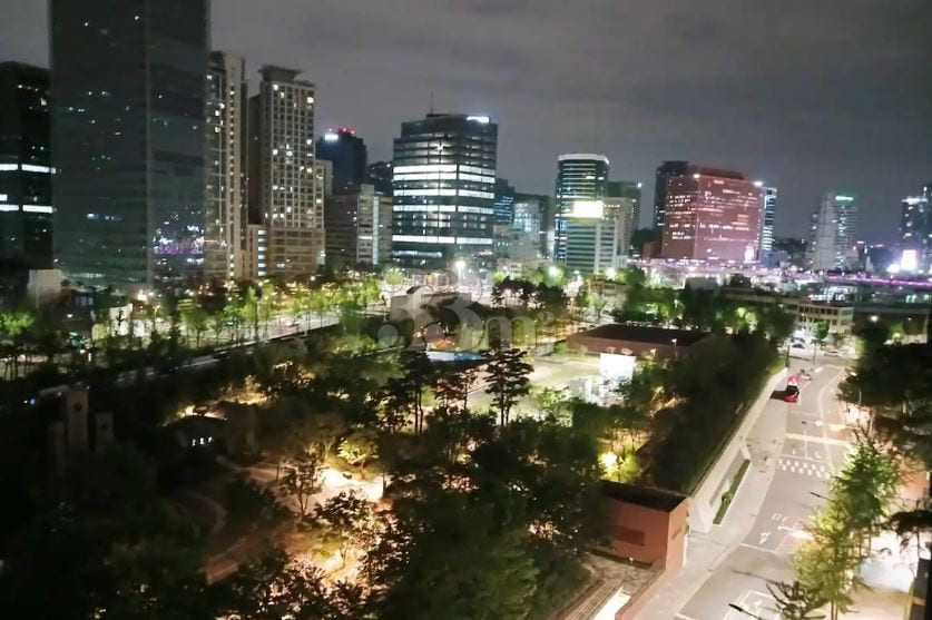 야경과 공원이 보이는방 0번째 이미지