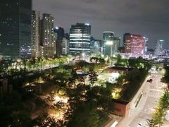 야경과 공원이 보이는방 0번째 이미지
