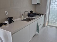 3-bedroom apartment with an ocean view 7th image