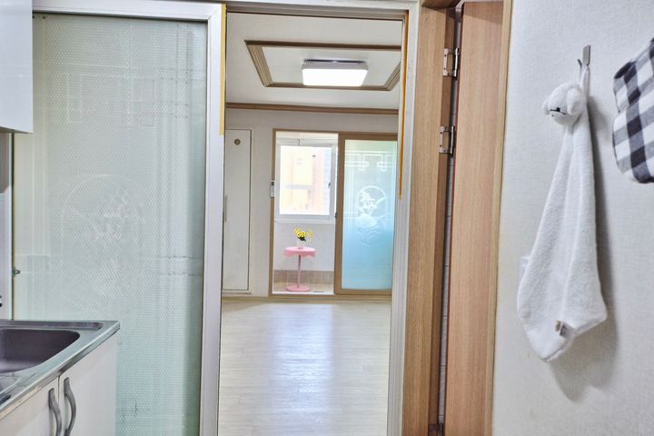 햇살 가득한 방 4번째 이미지
