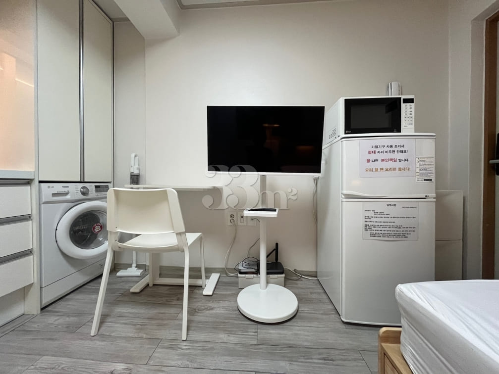 2-minute walk from Sinchon Station (Line 2) 7th image