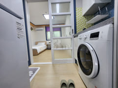 Room 203 10th image
