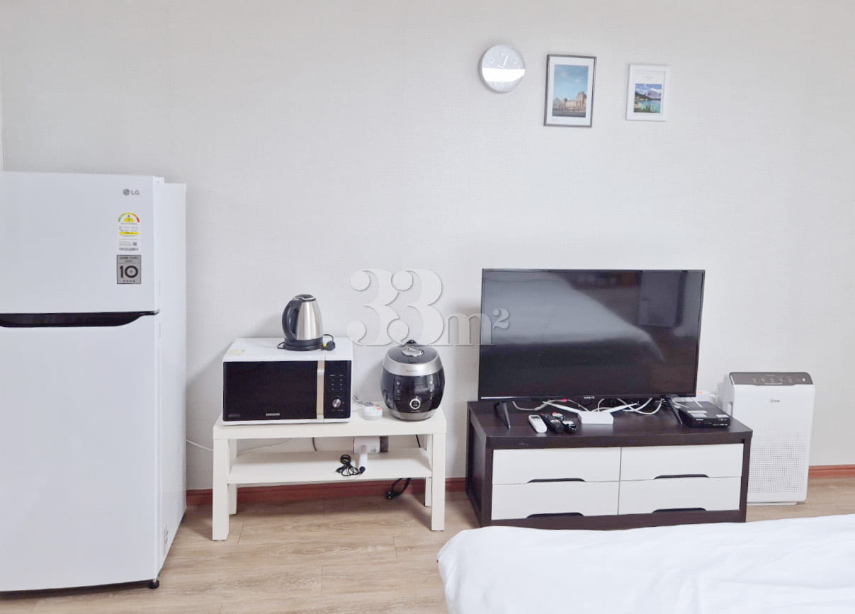 ✨Popular Host: Fully Furnished Unit 203 4th image