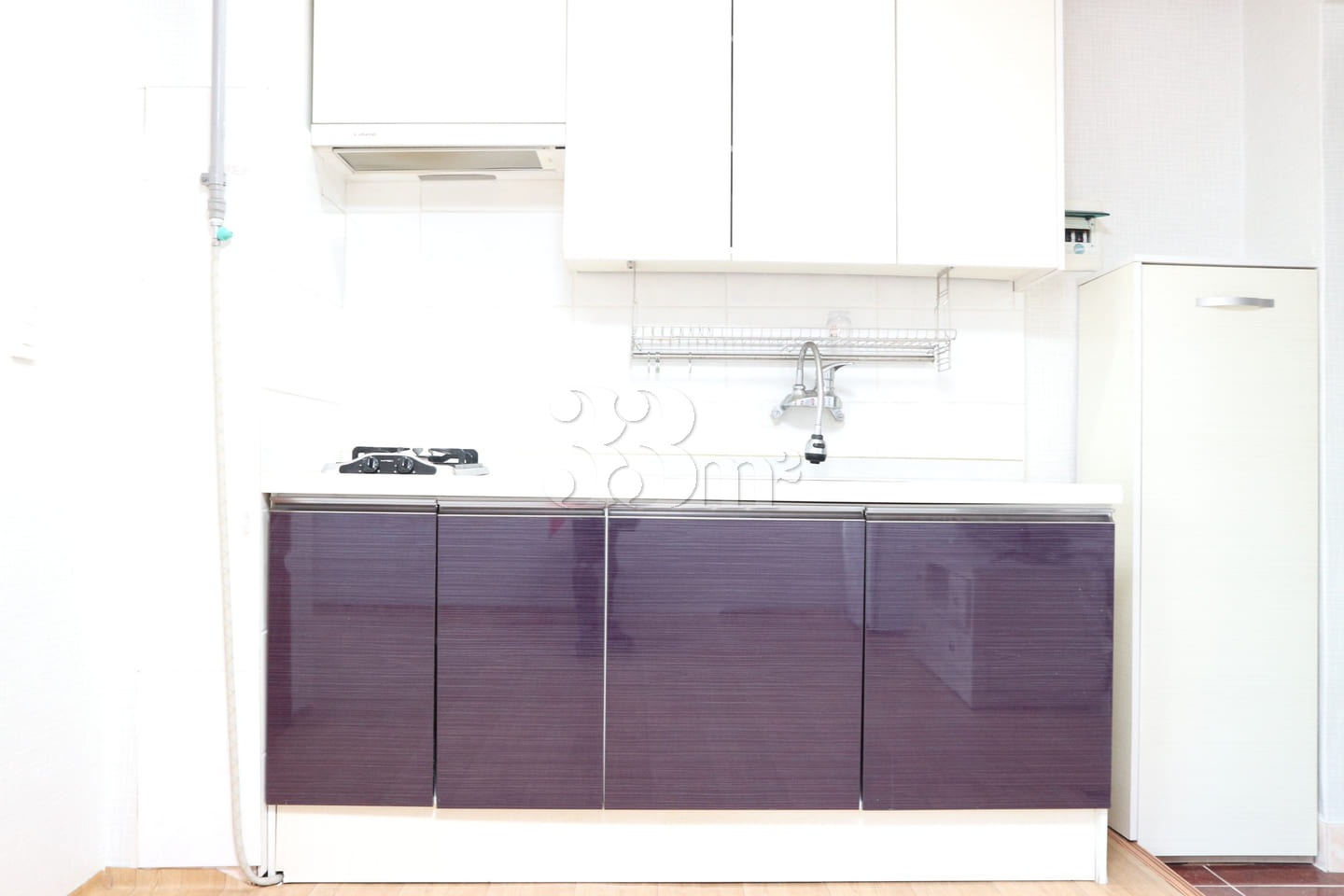 Sun-drenched Two-Room Unit 3th image