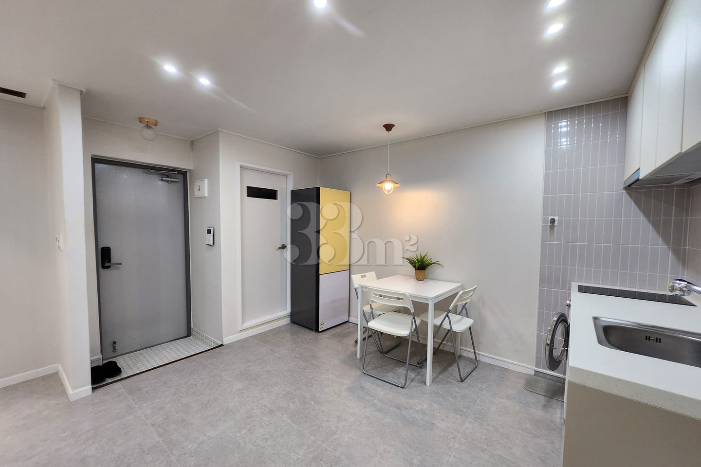 Bright, quiet, and spacious studio apartment 9th image