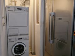Fully furnished, stylish space just 5 minutes 6th image