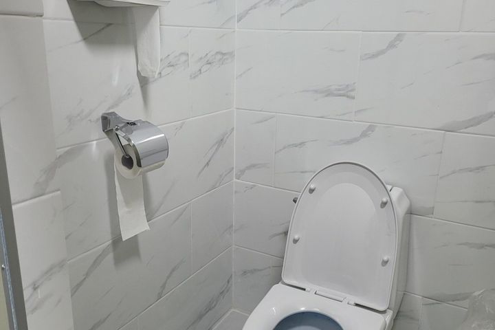 Stay Cozy Sunshine Room 5th image