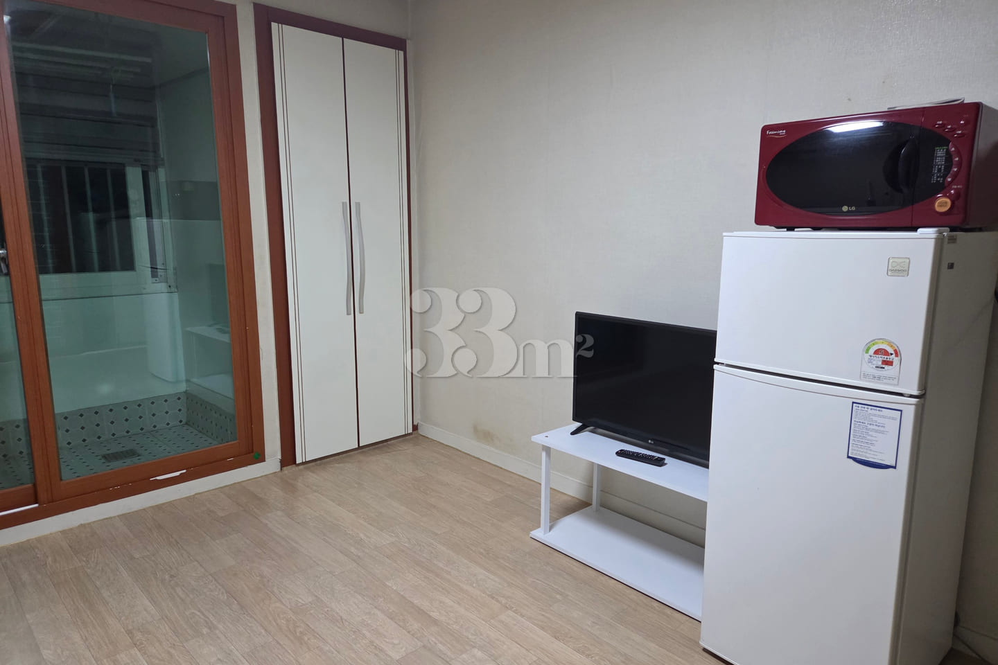 Neat studio apartment near Suwon Terminal 8th image
