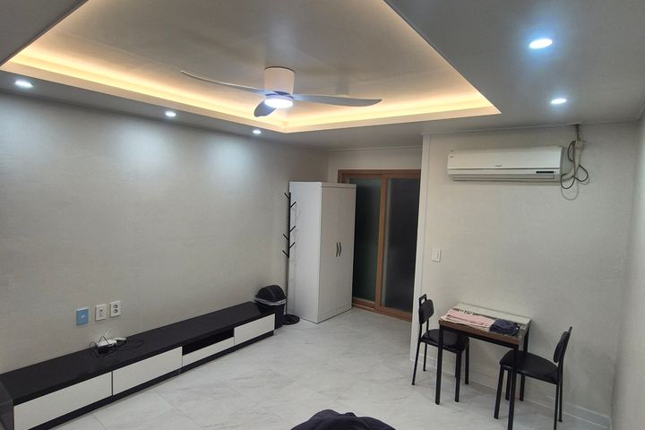 Renovated Studio Apartment 2 in Chojeon-dong 0th image