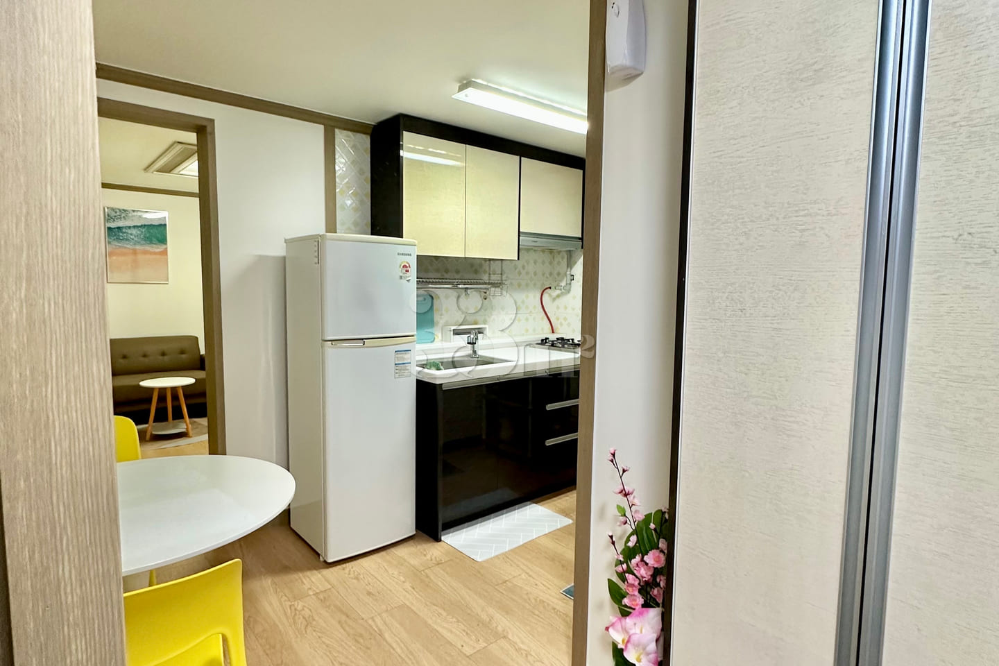 Comfortable 1.5 Room #302 8th image