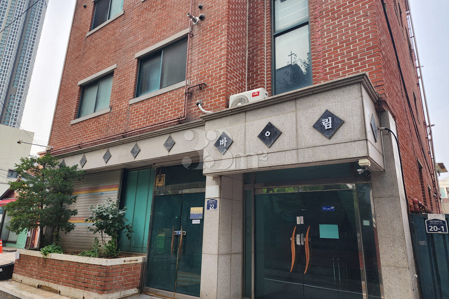 Studio apartment near Cheongnyangni Station 1th image