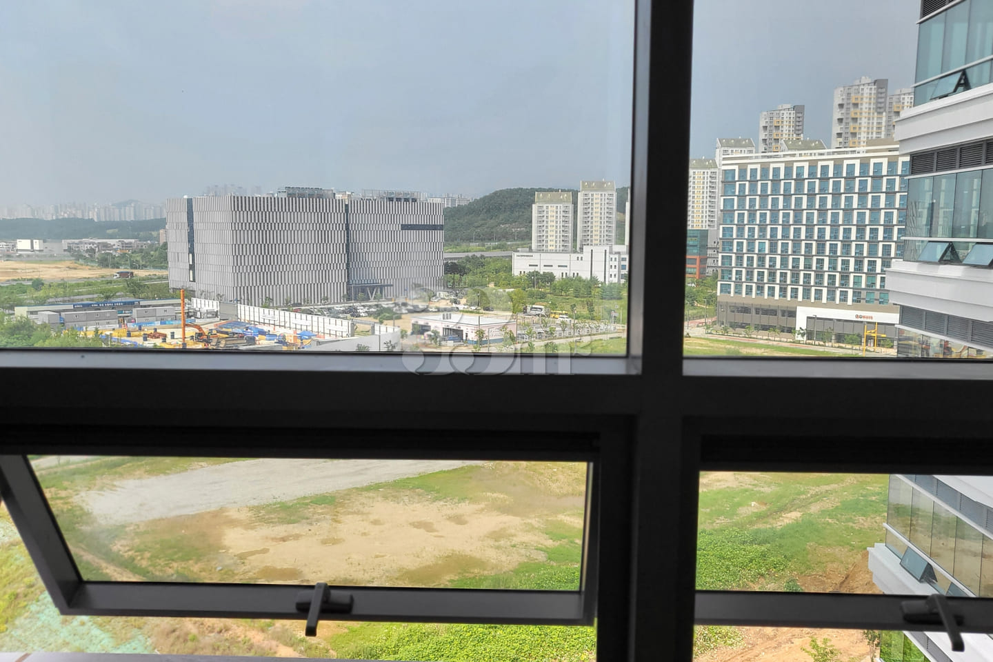 Newly built officetel near Dongtan Station 2th image