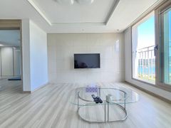 Neat home with an ocean view 2th image