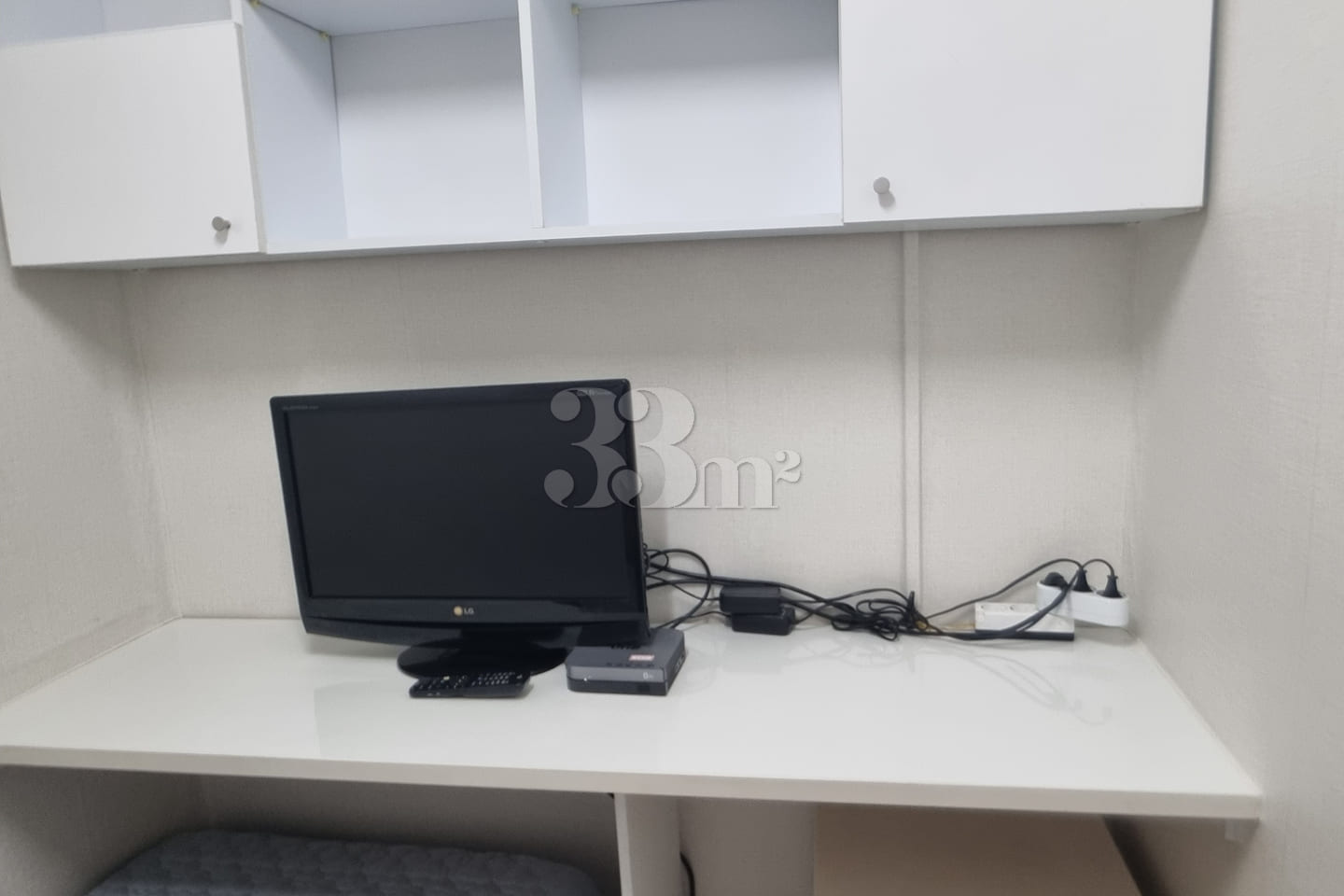 Room 7, Blue 2th image