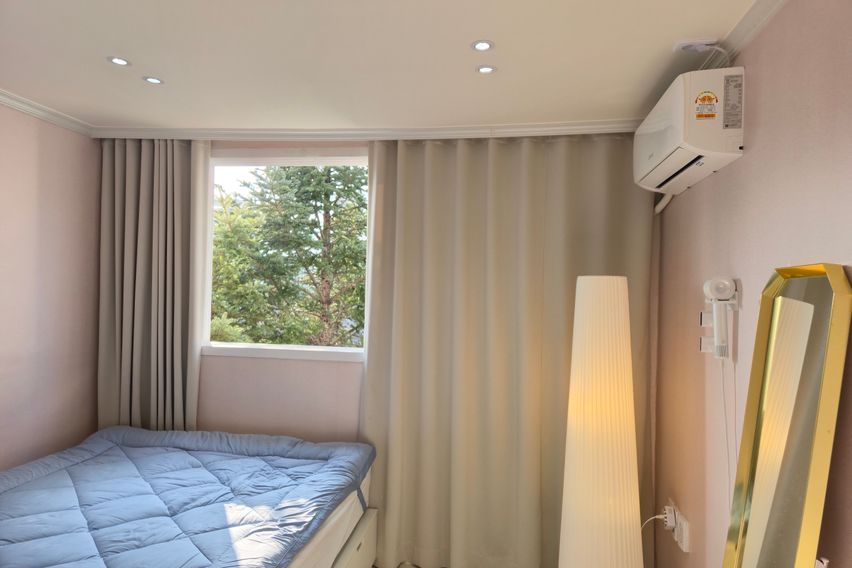 Modern and Clean Villa near Giheung Station 17th image