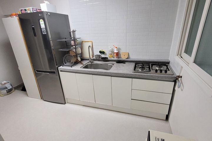 Neat and cozy, just like an apartment. 7th image