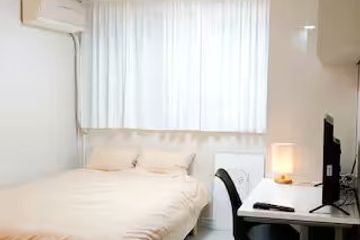 Newly opened, 9 minutes from Hongik Universit