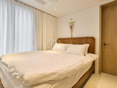 5th Floor_3 People, 2 Beds + Terrace 7th image