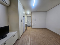 Studio Apartment 403 5th image
