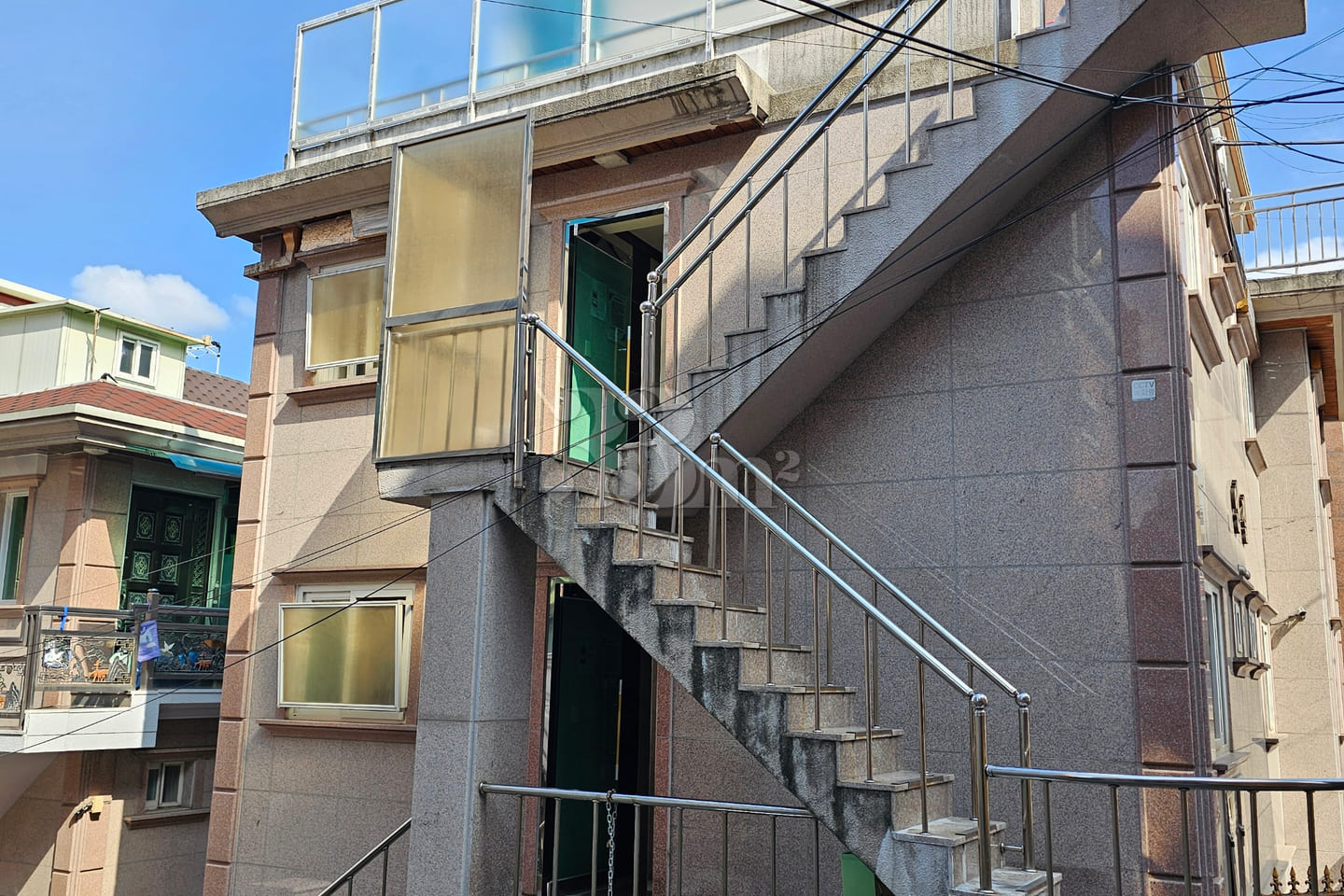 15-minute walk from Seobenta Station, great v 6th image