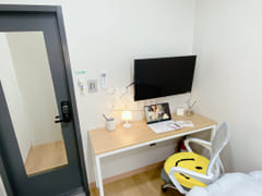 Premium Studio 6th image