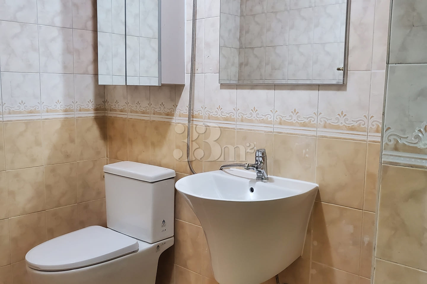 A clean room with good accessibility. 8th image