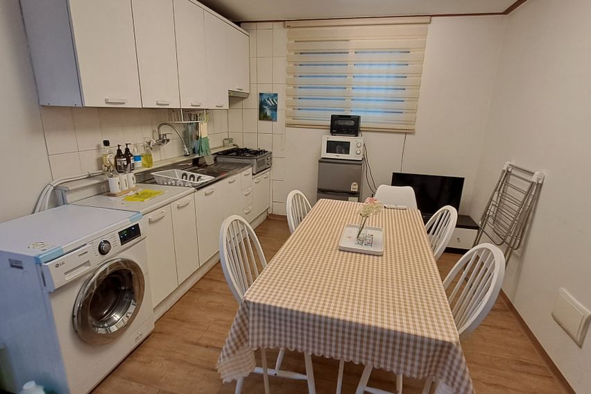 #8신촌홍대2룸3퀸침대