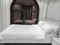 A comfortable and luxurious home. 7th image