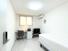 Cozy and clean room at Unseo Station 6th image
