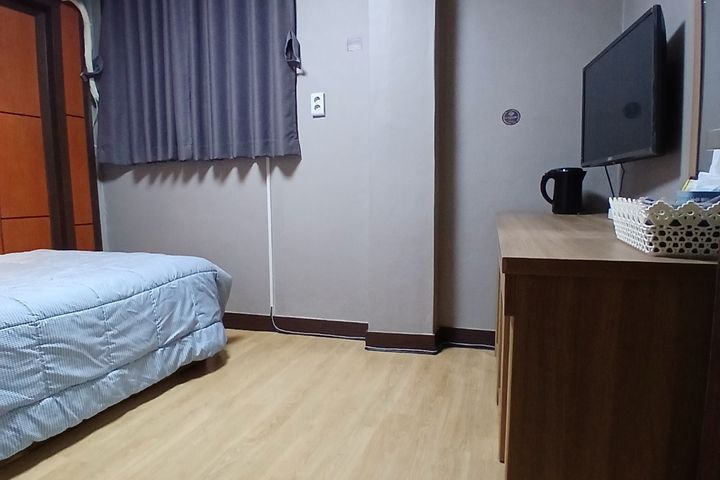 Standard Single Room 3th image